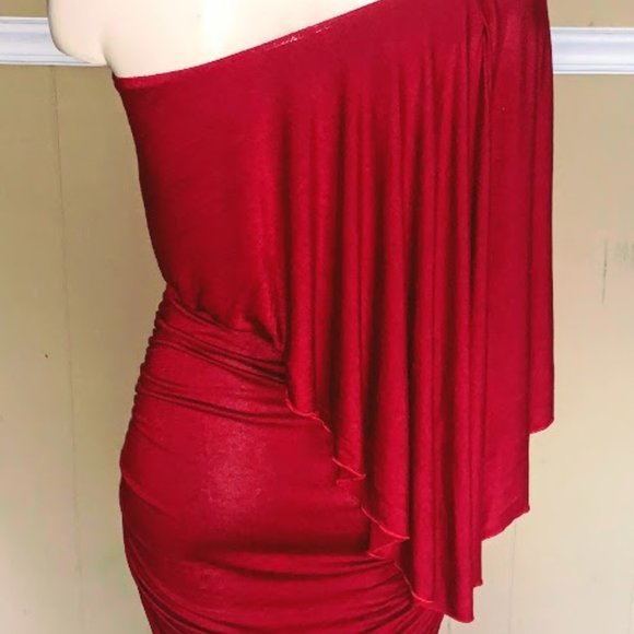 Red off the shoulder dress - Picture 5 of 6